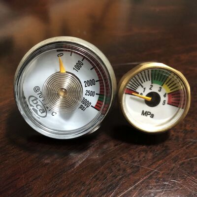 Βιομηχανικό μετρητή πίεσης αερίων με ειδική βαθμονόμηση αερίου για κρίσιμη ασφάλεια και ανθεκτική στις διαρροές απόδοση